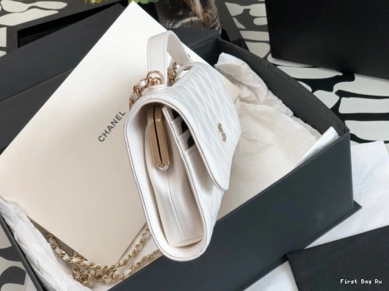 Firstbag Ru CHANEL HOLDER WITH FLAP CHAIN PHONE 0714